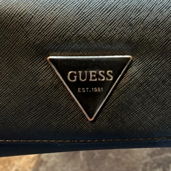 Guess Wallet - Picture 2 of 4
